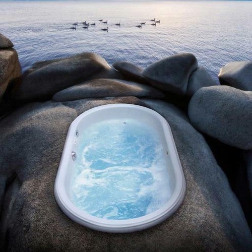 Jacuzzi whirlpool tub 72 x - ,
