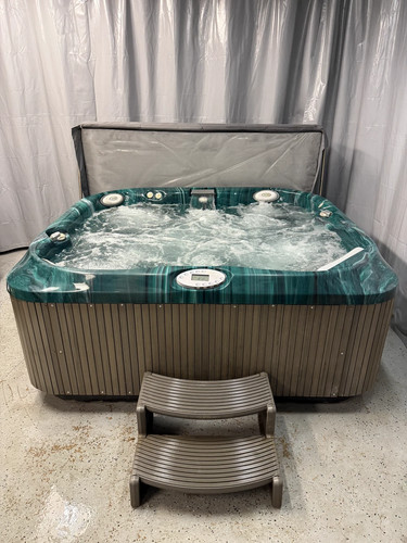 Beautiful green jacuzzi hot - green,